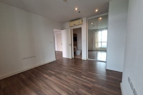 Condo in Bangkok, Thailand, 2 bedrooms  № 148073 - photo 4