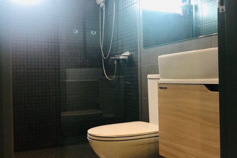 Condo à Samut Prakan, Thaïlande, 2 chambres № 145383 - photo 3