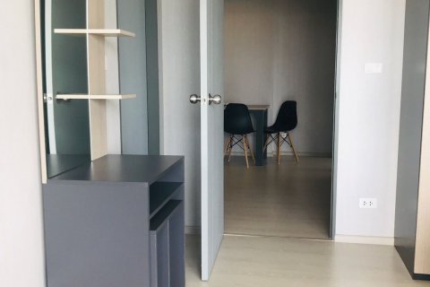 Condo à Samut Prakan, Thaïlande, 2 chambres № 145383 - photo 7