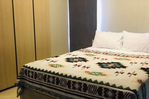 Condo à Samut Prakan, Thaïlande, 2 chambres № 145383 - photo 1