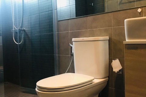 Condo à Samut Prakan, Thaïlande, 2 chambres № 145383 - photo 4