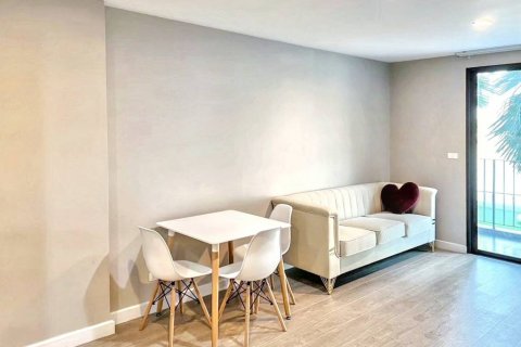 Кондоминиум с 2 спальнями в Нонтхабури, Таиланд № 118438 - фото 1