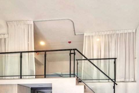 Кондоминиум с 1 спальней в Хуай Кванге, Бангкок, Таиланд № 118440 - фото 3