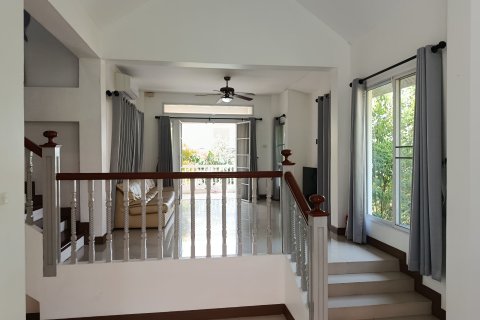 House in Hang Dong, Thailand 3 bedrooms № 171854 - photo 12