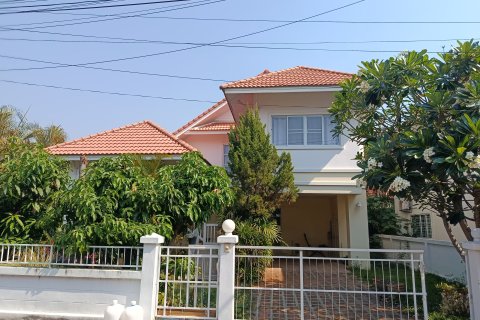House in Hang Dong, Thailand 3 bedrooms № 171854 - photo 1