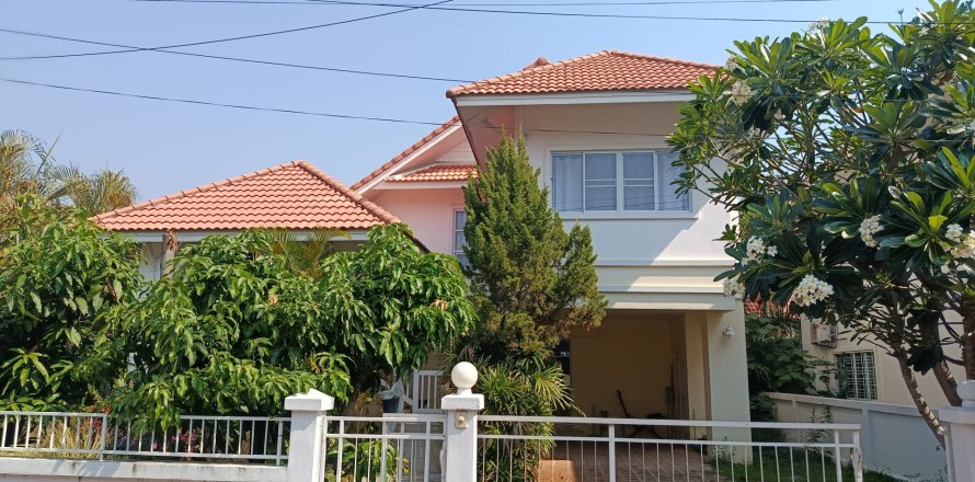 House in Hang Dong, Thailand 3 bedrooms № 171854