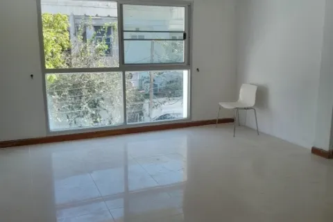 Reihenhaus in Huai Khwang, Bangkok, Thailand 10 Schlafzimmer № 216331 - Foto 15