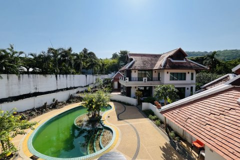 Villa in Phuket, Thailand 6 bedrooms № 140660 - photo 18