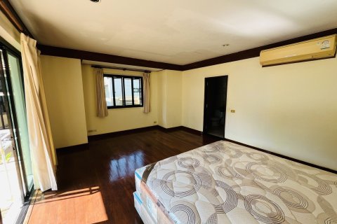 Villa in Phuket, Thailand 6 bedrooms № 140660 - photo 23