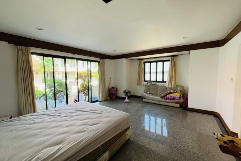 Villa in Phuket, Thailand 6 bedrooms № 140660 - photo 5