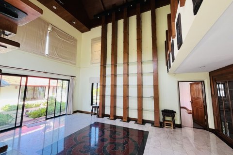 Villa in Phuket, Thailand 6 bedrooms № 140660 - photo 6