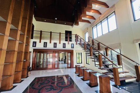 Villa in Phuket, Thailand 6 bedrooms № 140660 - photo 2