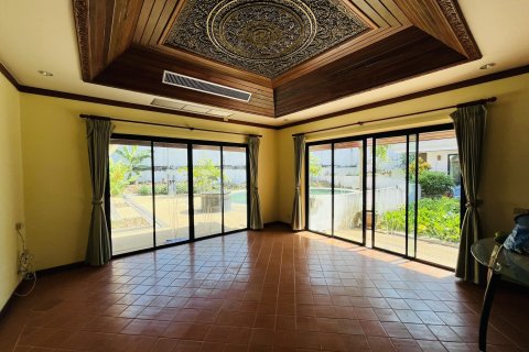 Villa in Phuket, Thailand 6 bedrooms № 140660 - photo 16