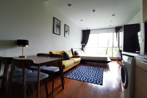 Studio dans le Condo à Pathum Wan, Bangkok, Thaïlande  № 140661