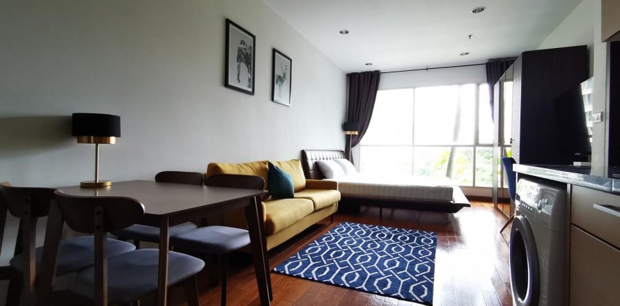 Studio dans le Condo à Pathum Wan, Bangkok, Thaïlande  № 140661