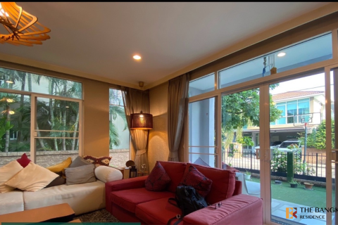 Condo in Bangkok, Thailand, 3 bedrooms  № 186625