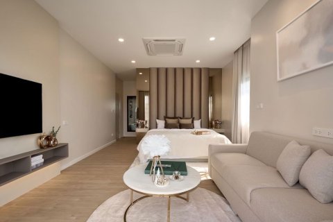 Villa in Chiang Mai, Thailand 5 bedrooms № 155331 - photo 9