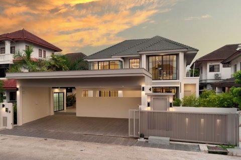 Villa in Chiang Mai, Thailand 5 bedrooms № 155331 - photo 2