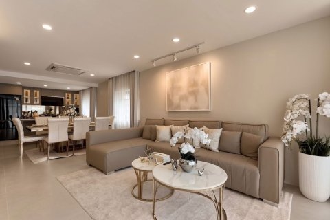 Villa in Chiang Mai, Thailand 5 bedrooms № 155331 - photo 5