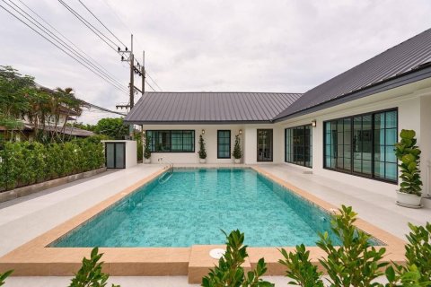 Villa in Chiang Mai, Thailand 3 bedrooms № 155336 - photo 2