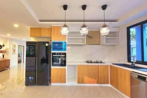 Villa in Chiang Mai, Thailand 5 bedrooms № 155333 - photo 8