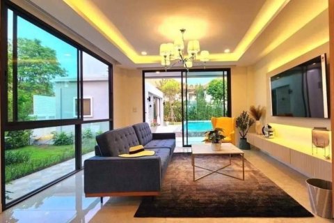 Villa in Chiang Mai, Thailand 5 bedrooms № 155333 - photo 4