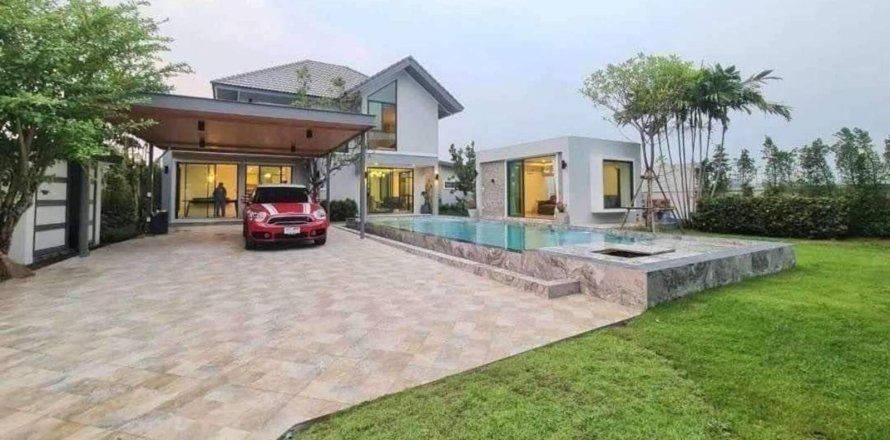 Villa in Chiang Mai, Thailand 5 bedrooms № 155333
