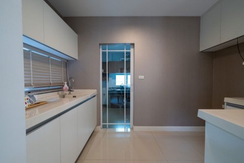 House in Chiang Mai, Thailand 4 bedrooms № 155337 - photo 10