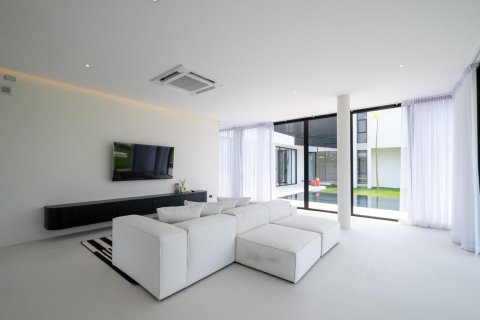 Villa in Chiang Mai, Thailand 4 bedrooms № 155334 - photo 8