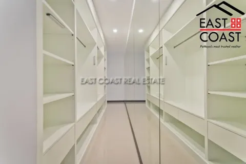 Casa de 5 dormitorios en Pattaya, Tailandia № 213443 - foto 17