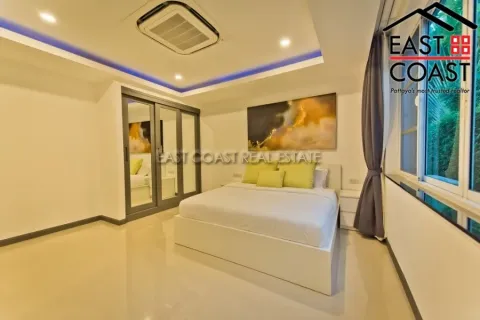 Casa de 5 dormitorios en Pattaya, Tailandia № 213443 - foto 20