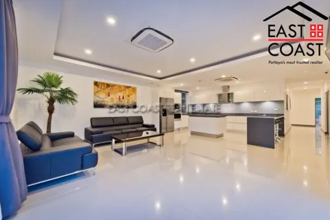 Casa de 5 dormitorios en Pattaya, Tailandia № 213443 - foto 7