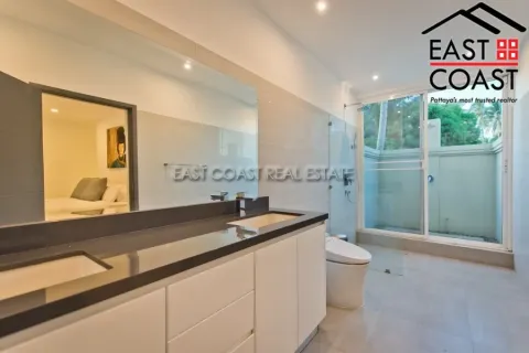 Casa de 5 dormitorios en Pattaya, Tailandia № 213443 - foto 19
