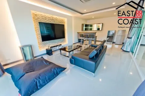 Casa de 5 dormitorios en Pattaya, Tailandia № 213443 - foto 30