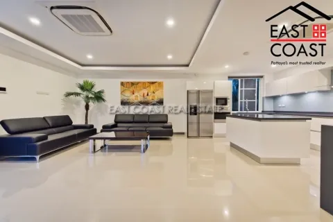 Casa de 5 dormitorios en Pattaya, Tailandia № 213443 - foto 10
