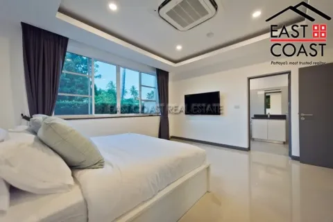 Casa de 5 dormitorios en Pattaya, Tailandia № 213443 - foto 23
