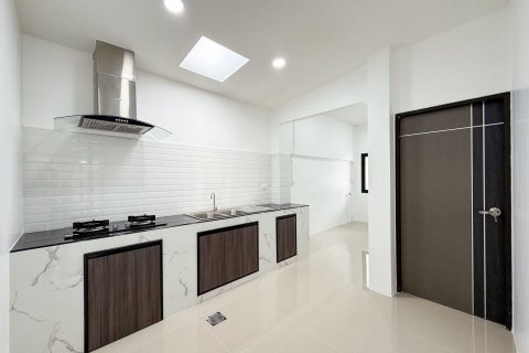 House in Phuket, Thailand 3 bedrooms № 140999 - photo 26