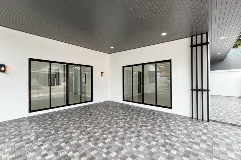 House in Phuket, Thailand 3 bedrooms № 140999 - photo 16