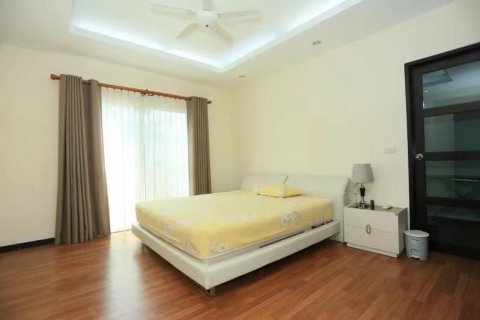 Villa in Phuket, Thailand 4 bedrooms № 141003 - photo 12