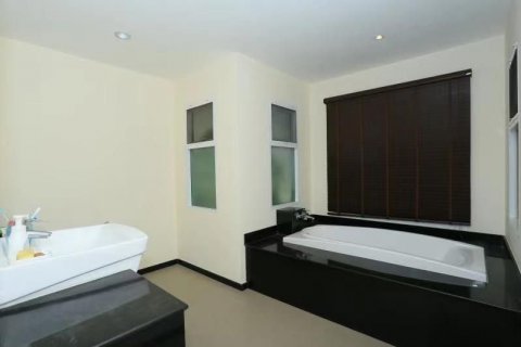 Villa in Phuket, Thailand 4 bedrooms № 141003 - photo 13