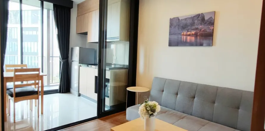 Studio in the Condo in Watthana, Bangkok, Thailand  № 156633