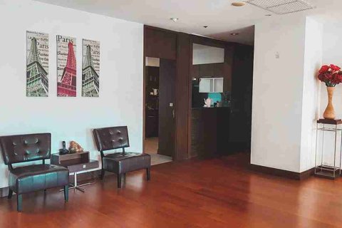 Condo in Bangkok, Thailand, 4 bedrooms  № 184077 - photo 7