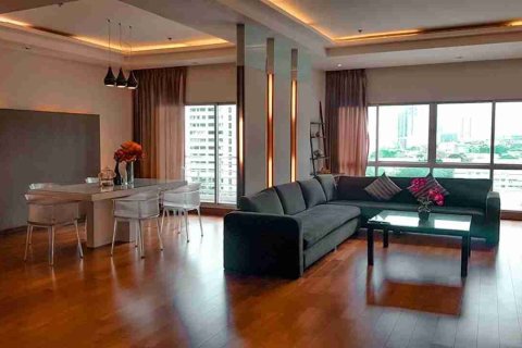 Condo in Bangkok, Thailand, 4 bedrooms № 184077