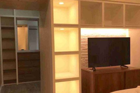 Condo in Bangkok, Thailand, 3 bedrooms № 184079 - photo 8