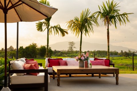 Вилла в Сарафи, Таиланд с 7 спальнями  № 133918 - фото 1