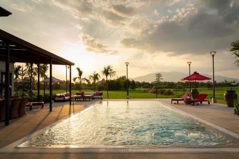 Вилла в Сарафи, Таиланд с 7 спальнями  № 133918 - фото 2