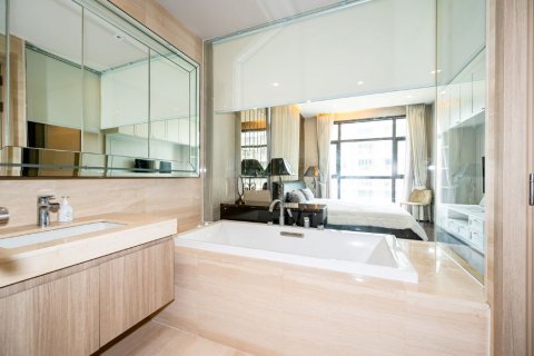 Condo à Watthana, Bangkok, Thaïlande, 2 chambres  № 133917 - photo 9