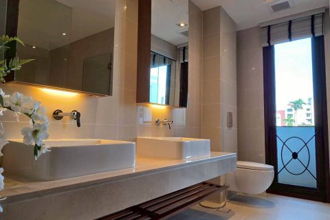 Кондоминиум с 2 спальнями в Ян Наве, Бангкок, Таиланд № 161700 - фото 19