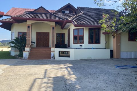 House in Chiang Mai, Thailand 4 bedrooms № 161702
