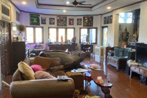 House in Chiang Mai, Thailand 4 bedrooms № 161702 - photo 17